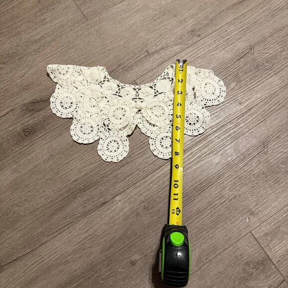 Handmade Crochet Cottagecore Victorian Lace Detachable Collar White - Picture 4 of 4